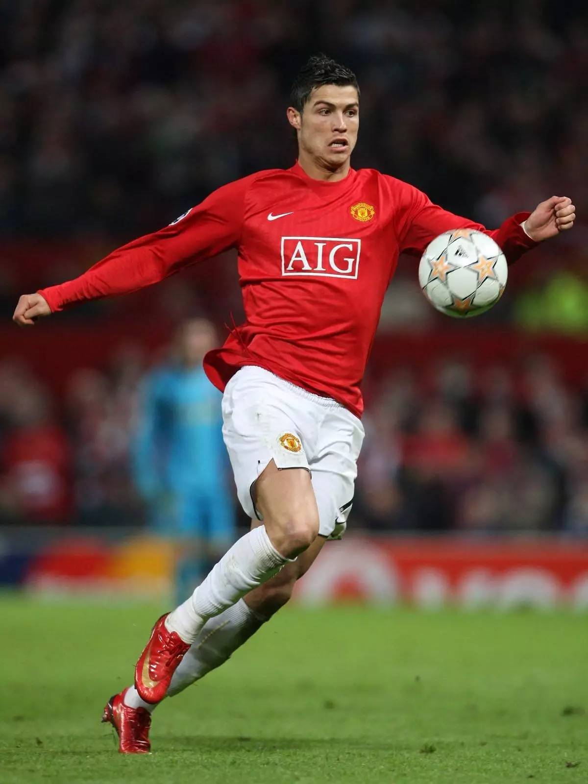 默特萨克、于大宝观战梅州U15vs浙江U15，并与小球员互动