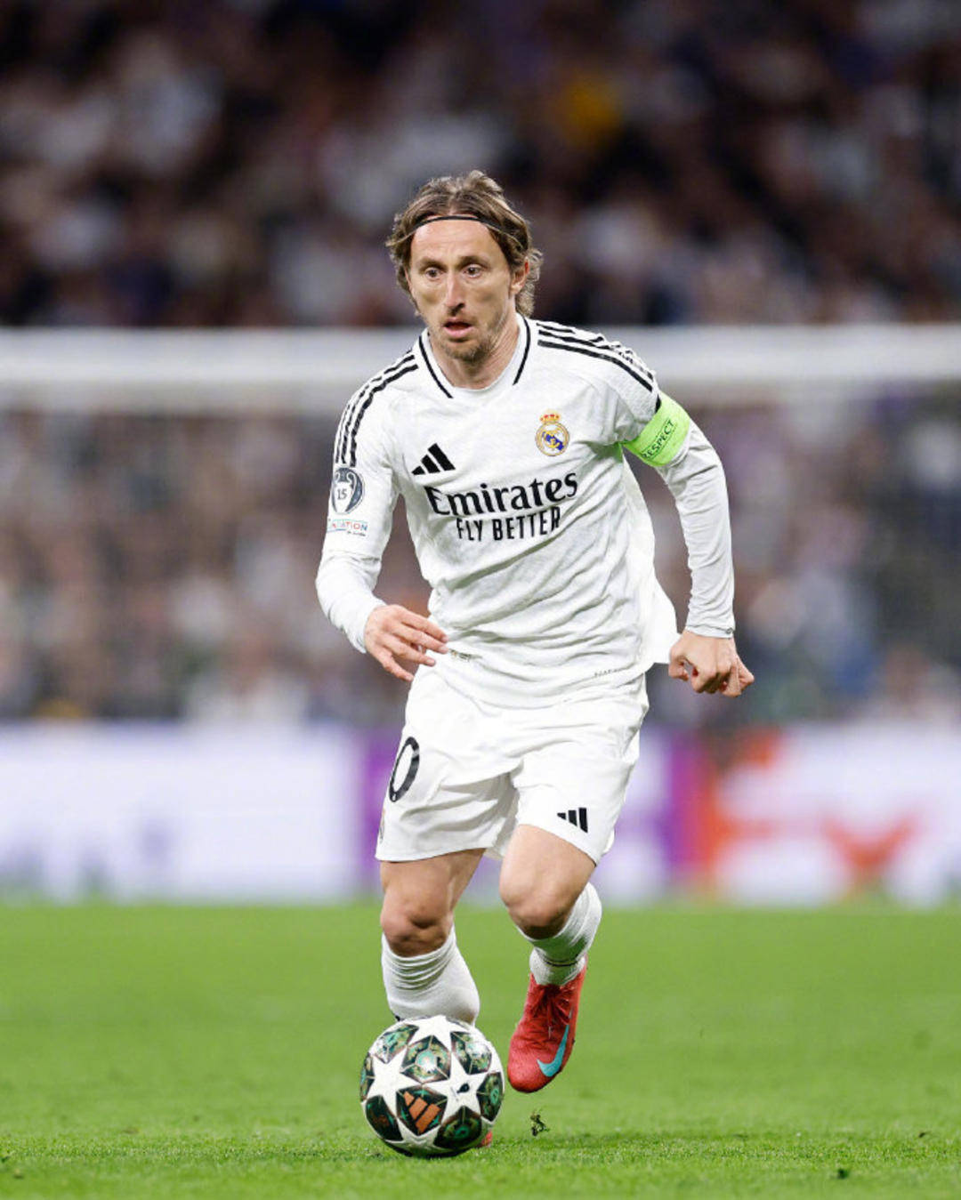 咔咔一顿扣！克里斯17中11&罚球9中6砍下28分8板4助2断